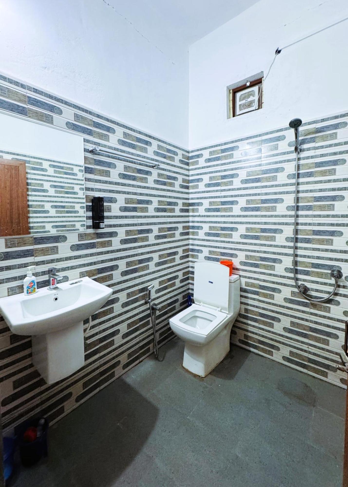 Vcs Apartments Parassinikadavu Parassinikkadavu Экстерьер фото